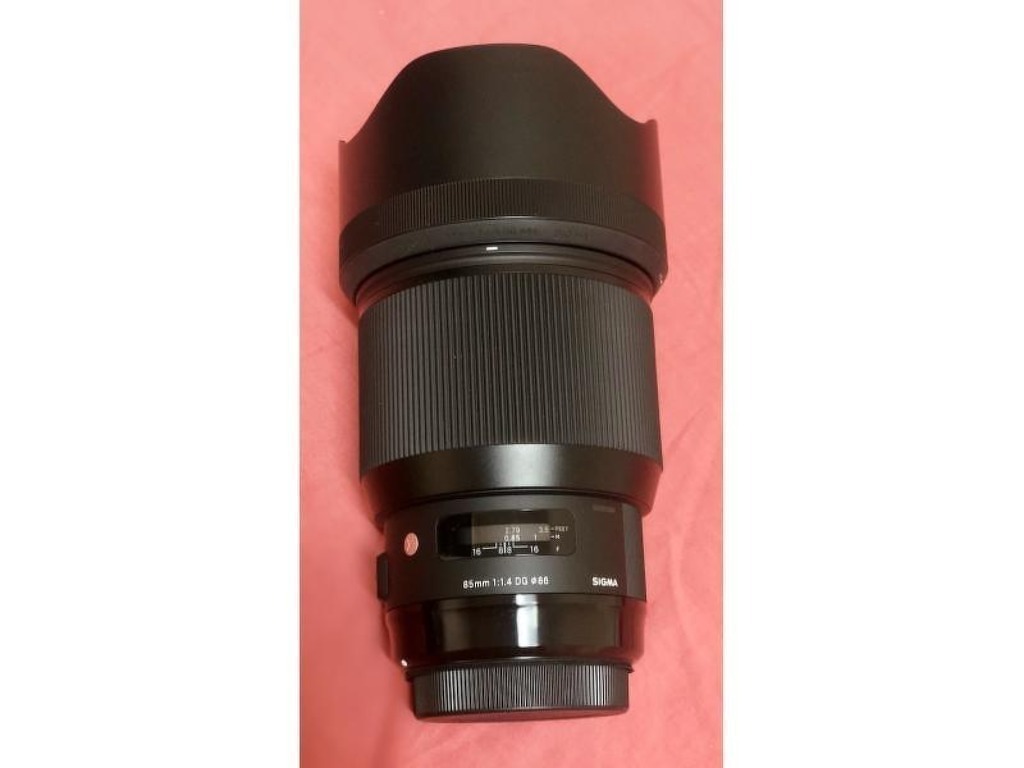 SIGMA 85mm F1.4 DG HSM ART lens Canon mount with UV Filter for SALE ! - 1