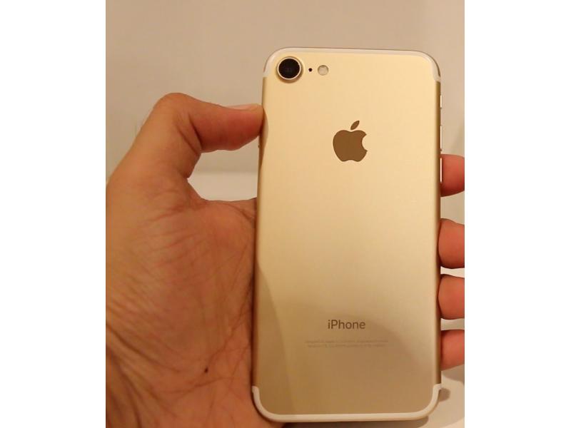 iPhone 7 Gold 32GB in excllent condition - 1