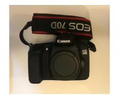 CANON 70D CAMERA LIKE NEW FOR SALE WITH LENS AND FLASH FOR 400KD