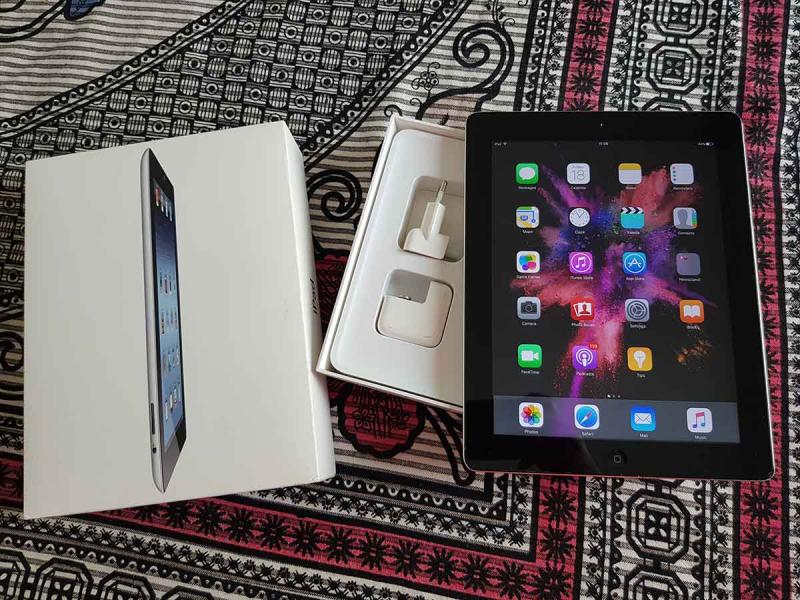 Apple iPad 3 Wi-Fi Silver - 35 KD - 1
