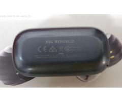 Sol Republic Wireless Bluetooth Amps Air Earphone