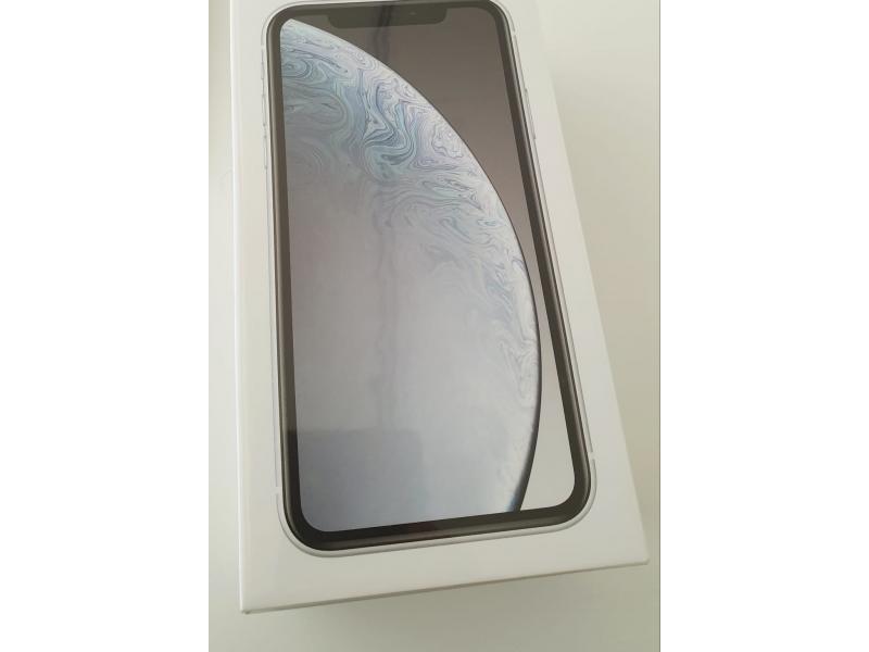 Iphone XR  64 GB White (Sealed) - 1