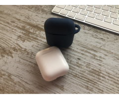 Airpods 2 in mint condition - 2