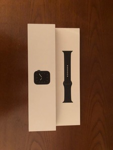 Apple Watch series 5 44 mm + cellular (near mint condition)