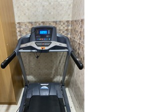 Treadmill 2.75 Hp / Pickup only / contact Whatsapp only 97647382