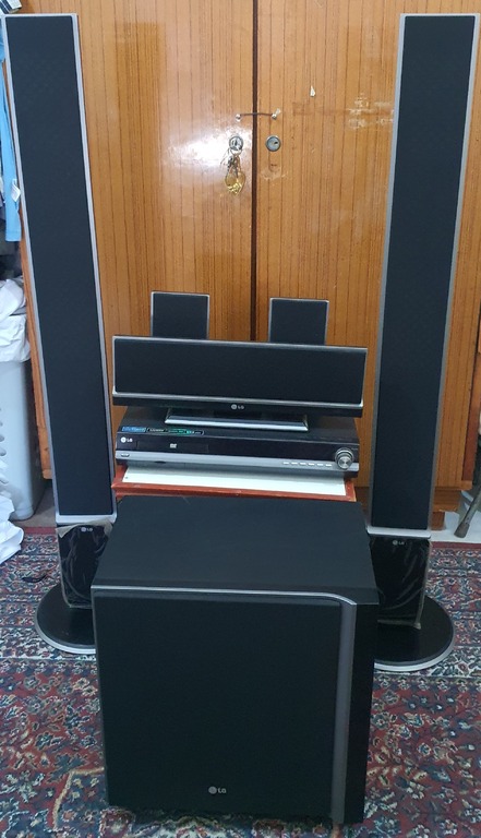 LG 5.1 Home Theater - 1