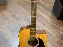 Martin Acoustic Guitar - Made in USA - 3