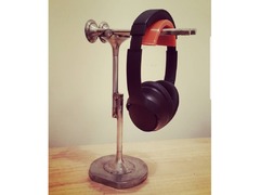 Headphone stands using engine parts - 2