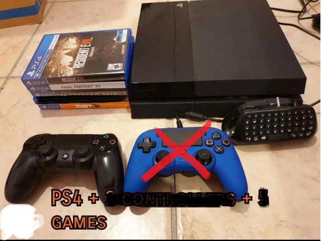 PS4 + games + controller - 1