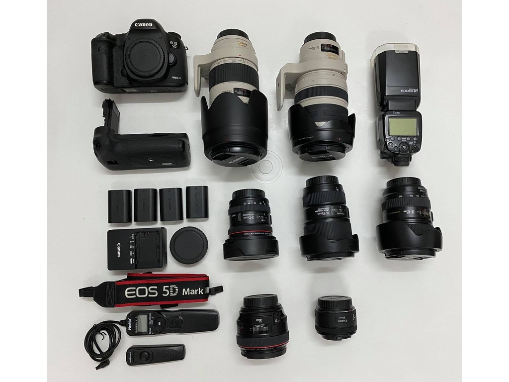 Canon 5D Mark III + Lenses (as package) - 1