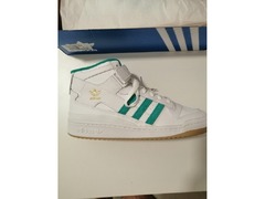 Men's Adidas Mid Forum SIZE: 44  2/3  (EUR) and 10.5 (U.S.)