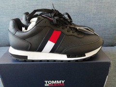 TOMMY HILFIGER Retro Leather Sneaker SIZE 42 - 7