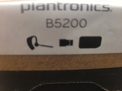 Plantronics Bluetooth Headset 5200 Voyager UC - 2
