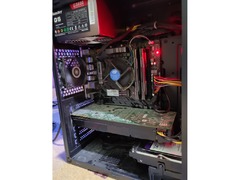 Gaming PC with monitor - 3