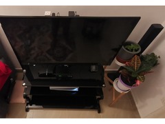 Samsung 43 inch LCD TV with TV mount Black Metallic Glass unit - 3