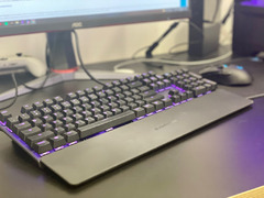 SteelSeries Apex 7 Mechanical Gaming Keyboard - 1