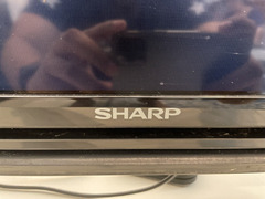 Sharp 32" Full HD TV - 2