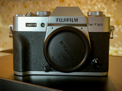 Fujifilm XT20 + Fuji 18-55mm kit lens for sale