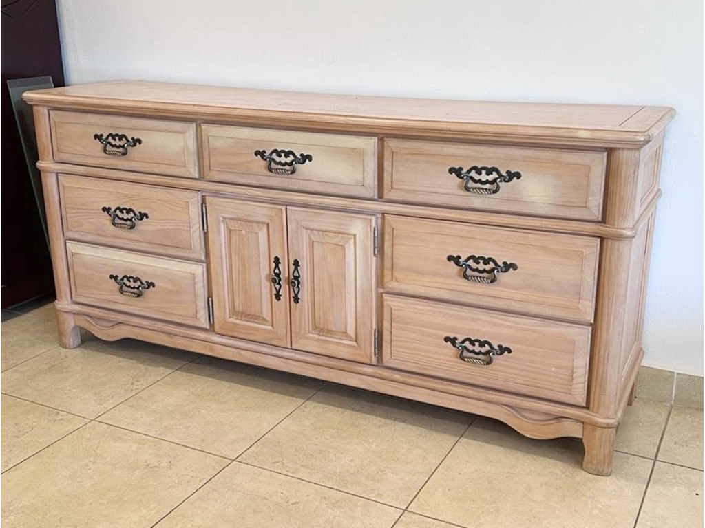 Dresser in Great Condition - 1