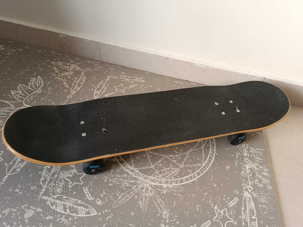 Oxelo Skateboard for adults used twice - 1