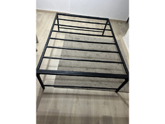 Iron bed - 4