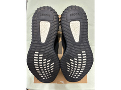 Adidas Yeezy 350 V2 - Black Not reflective - USED