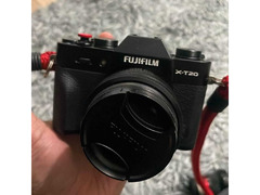 Fujifilm XT-20 mirrorless Camera, 2 lens, 32GB MC and bag