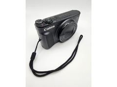 Used Canon SX730 HS Point & Shoot camera in nearly perfect condition