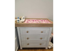 bed & chest drawers