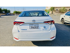 TOYOTA COROLLA 2020 PEARL WHITE 22000 KMS ONLY - 1