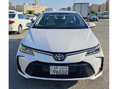 TOYOTA COROLLA 2020 PEARL WHITE 22000 KMS ONLY - 3