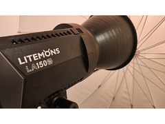 Godox Litemons 2800-6500K LED Light & tripod & umbrella - 1