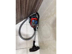 Philipps Bagless Vacuum Cleaner - 1