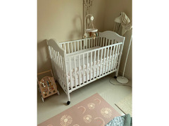 brand new baby cot from baby shop