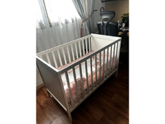 Baby cot for sale