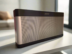 Bose SoundLink Bluetooth Speaker III - lightly used with original cover