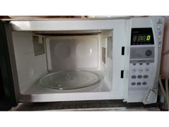 Daewoo High Power 900 Watts Microwave + Grill oven 20 Ltr