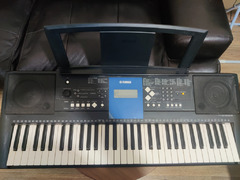 Yamaha keyboard E333