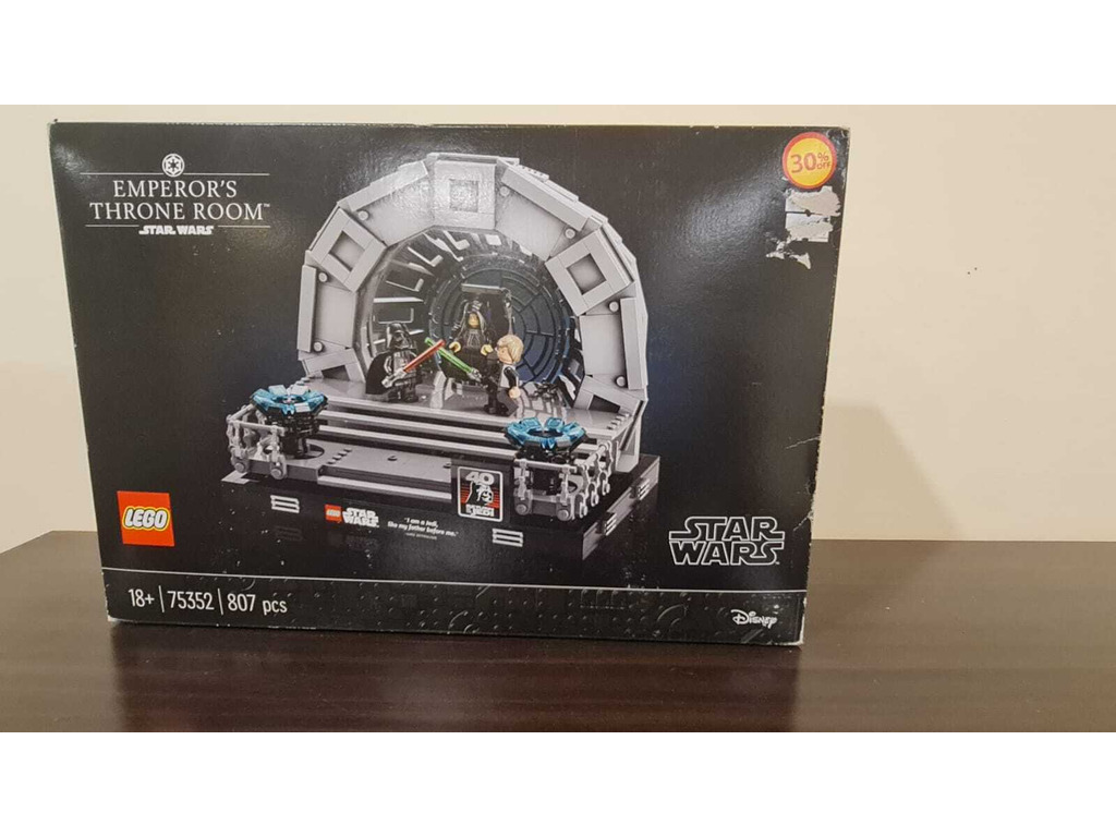 Star Wars LEGO Emperor's Throne Room set - 1