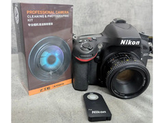 Nikon dSLR wit Prime Lens & Cleaning Kit