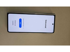 Samsung z fold 5  - 12 GB RAM 512 GB internal memory