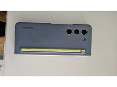 Samsung z fold 5  - 12 GB RAM 512 GB internal memory
