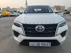 TOYOTA FORTUNER 2022 -V4-31000 kms