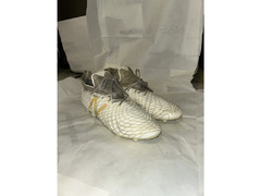 2.5kd for 2 shoes