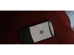 Selling Motorola RAZR2 V8