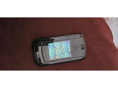 Selling Motorola RAZR2 V8