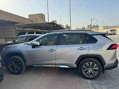 Toyota Rav 4 2024 FWD mid option