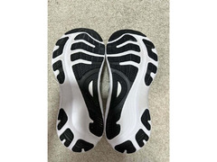 Asics Kayano 32 - White (used) size 11us