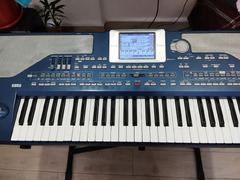 Korg pa 800 Arranger keyboard for sale.