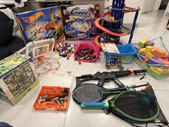 USED BOARD GANES & TOYS